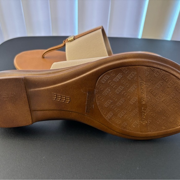Italian Shoemakers Thong Sandals Brown/Tan Woman 8 - Picture 9 of 12